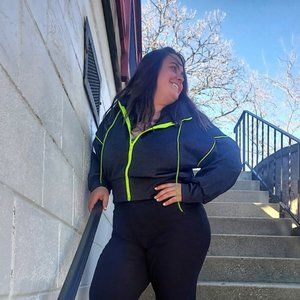 Crop hooded zip-up jacket